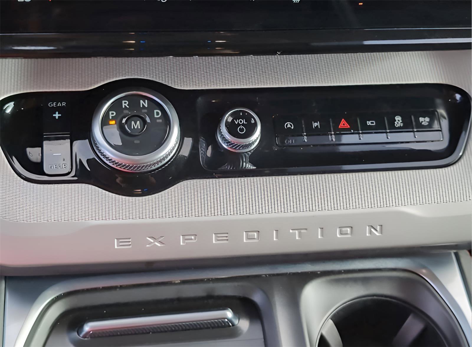 Used 2025 Ford Expedition Max Active image 17