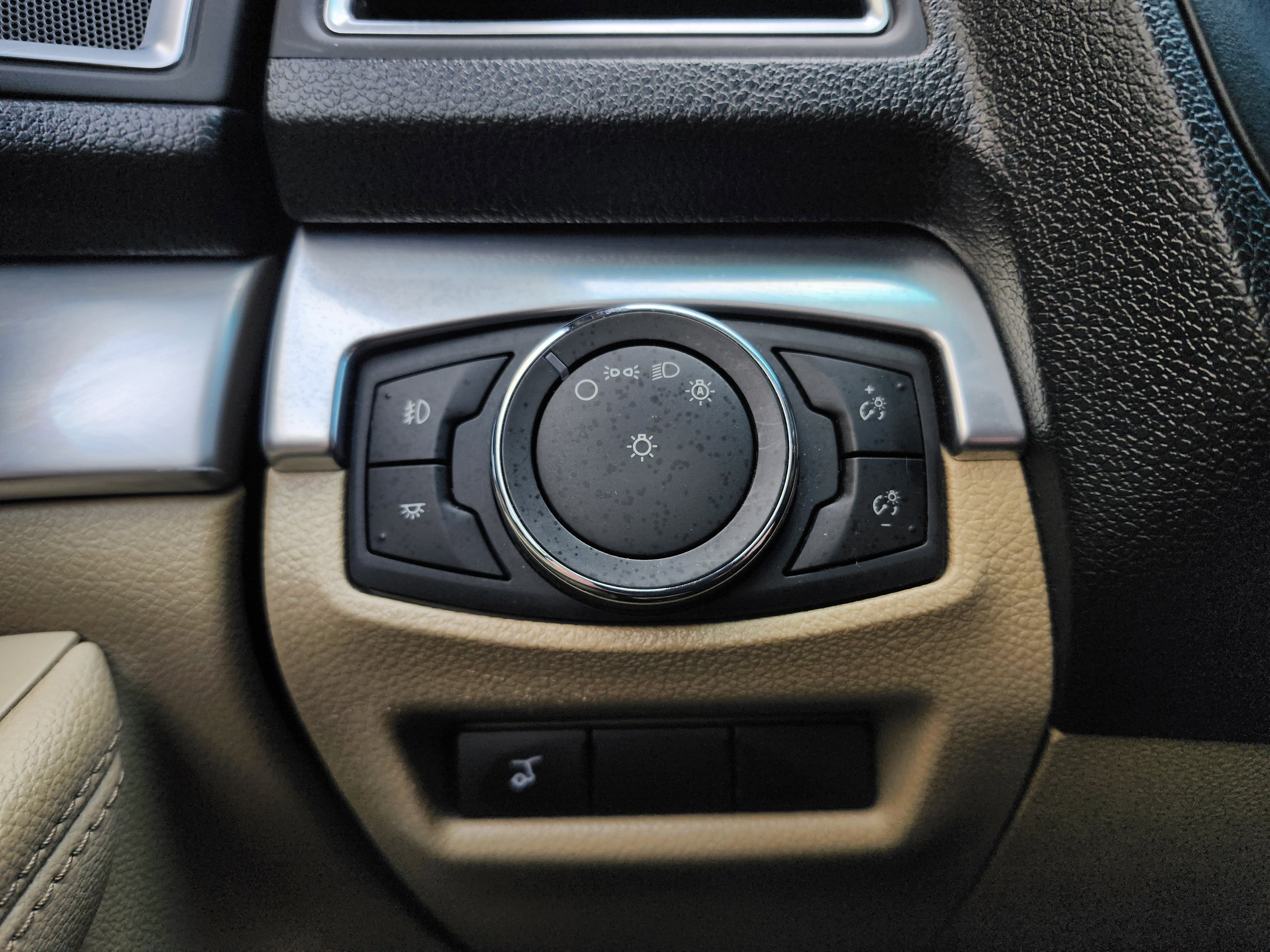 Used 2016 Ford Explorer Limited w/ Equipment Group 301A image 11