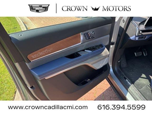 New 2026 Cadillac Vistiq Premium Luxury AWD/4WD image 18