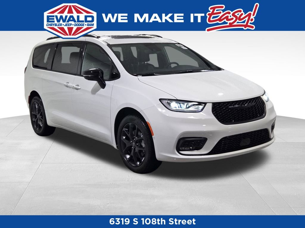 New 2026 Chrysler Pacifica Limited w/ S Appearance Package image 15