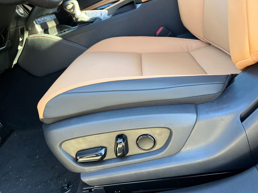 New 2025 Lexus ES 350 w/ Premium Package image 13