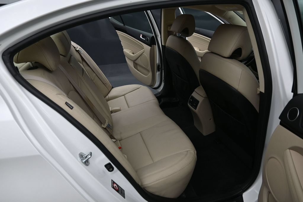 Used 2015 Kia Cadenza Premium FWD image 34