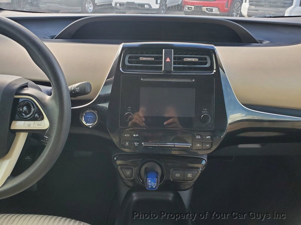 Used 2017 Toyota Prius Two FWD image 22