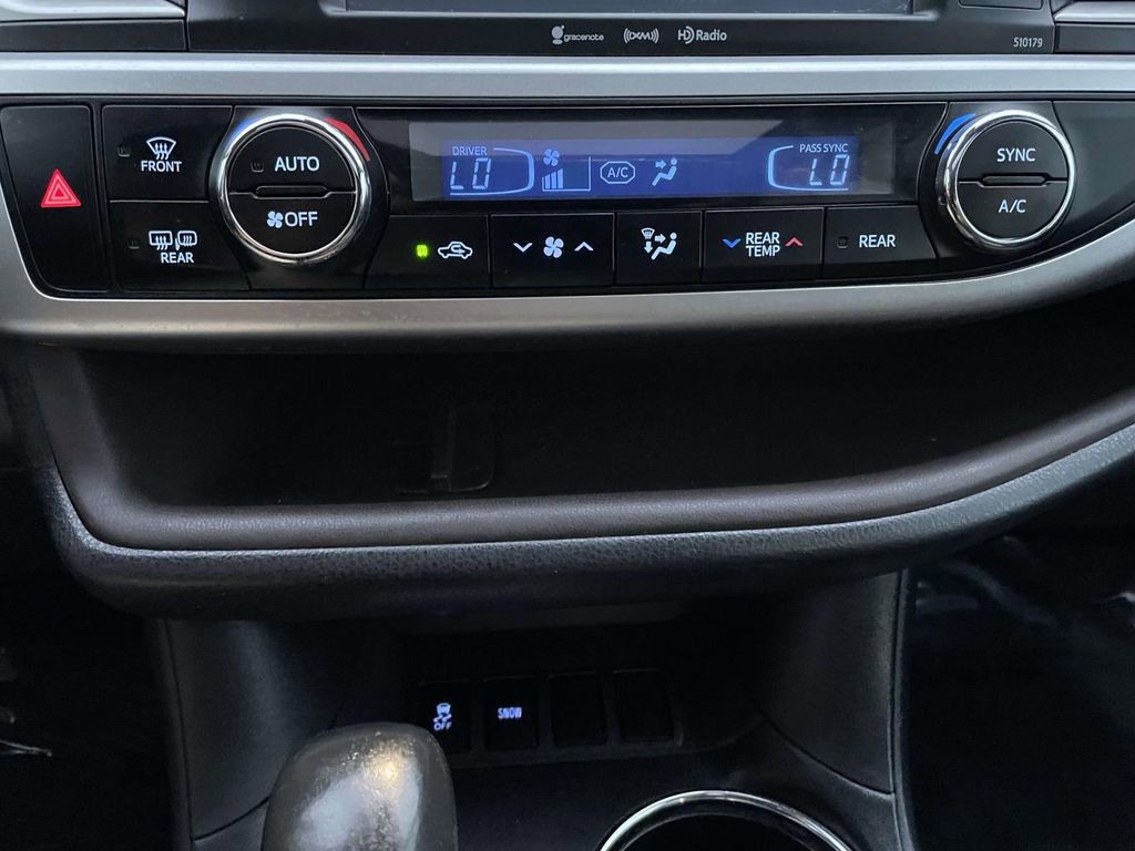 Used 2017 Toyota Highlander XLE image 42