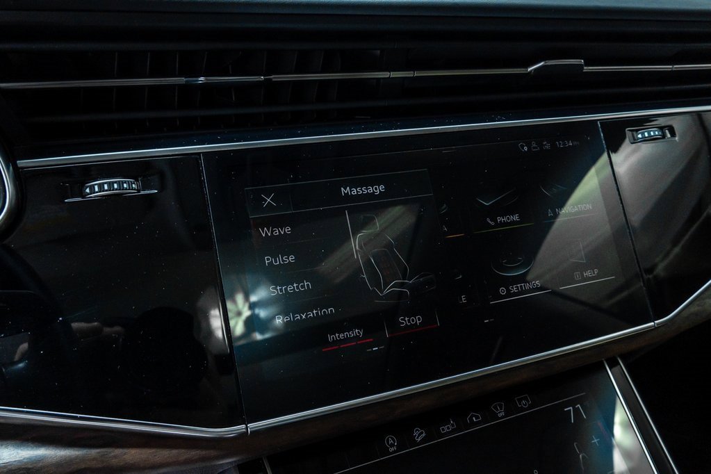 Used 2020 Audi Q8 Prestige w/ Prestige Package image 28