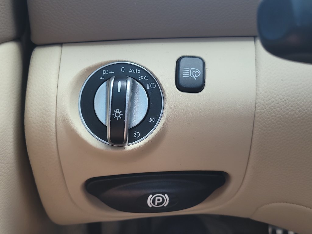 Used 2009 Mercedes-Benz SL 550 image 23
