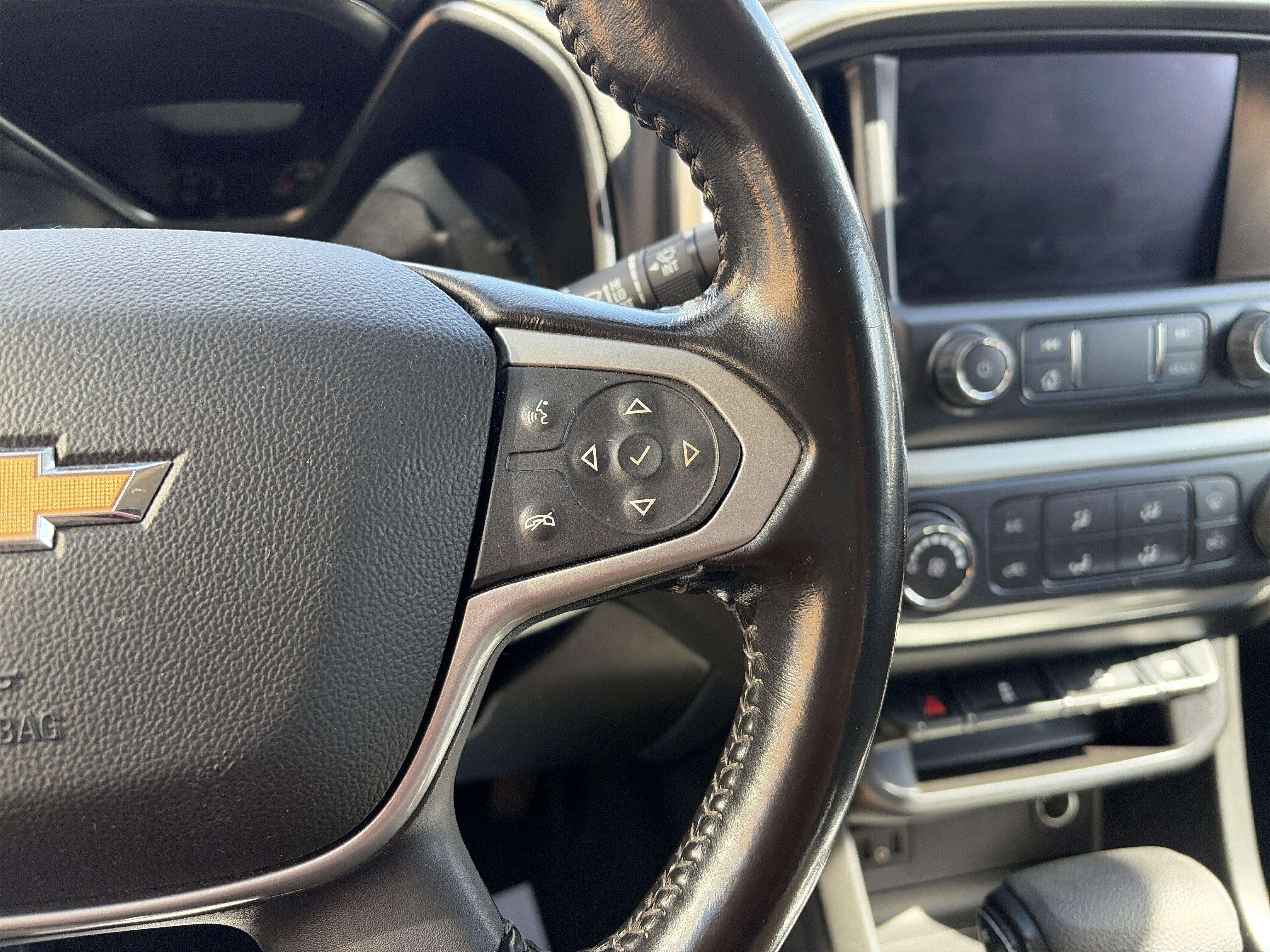 Used 2021 Chevrolet Colorado LT AWD/4WD image 19