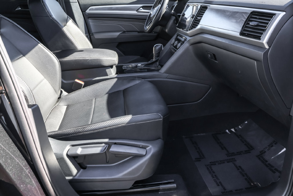 Certified 2023 Volkswagen Atlas Cross Sport SE w/ Panoramic Sunroof Package AWD/4WD image 37
