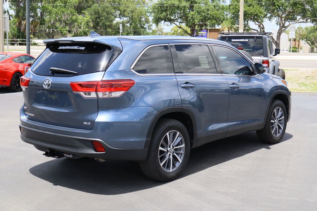 Used 2019 Toyota Highlander XLE FWD image 9