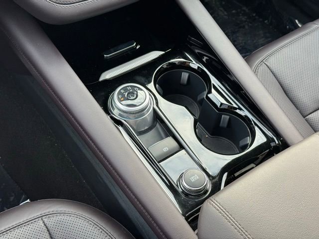 Certified 2025 Ford Explorer Platinum w/ Ultimate Package image 17