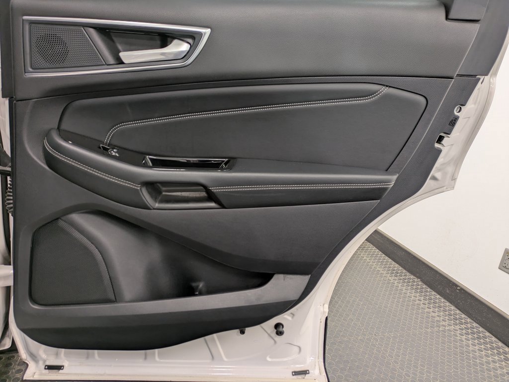 Used 2019 Ford Edge Titanium w/ Equipment Group 301A image 25