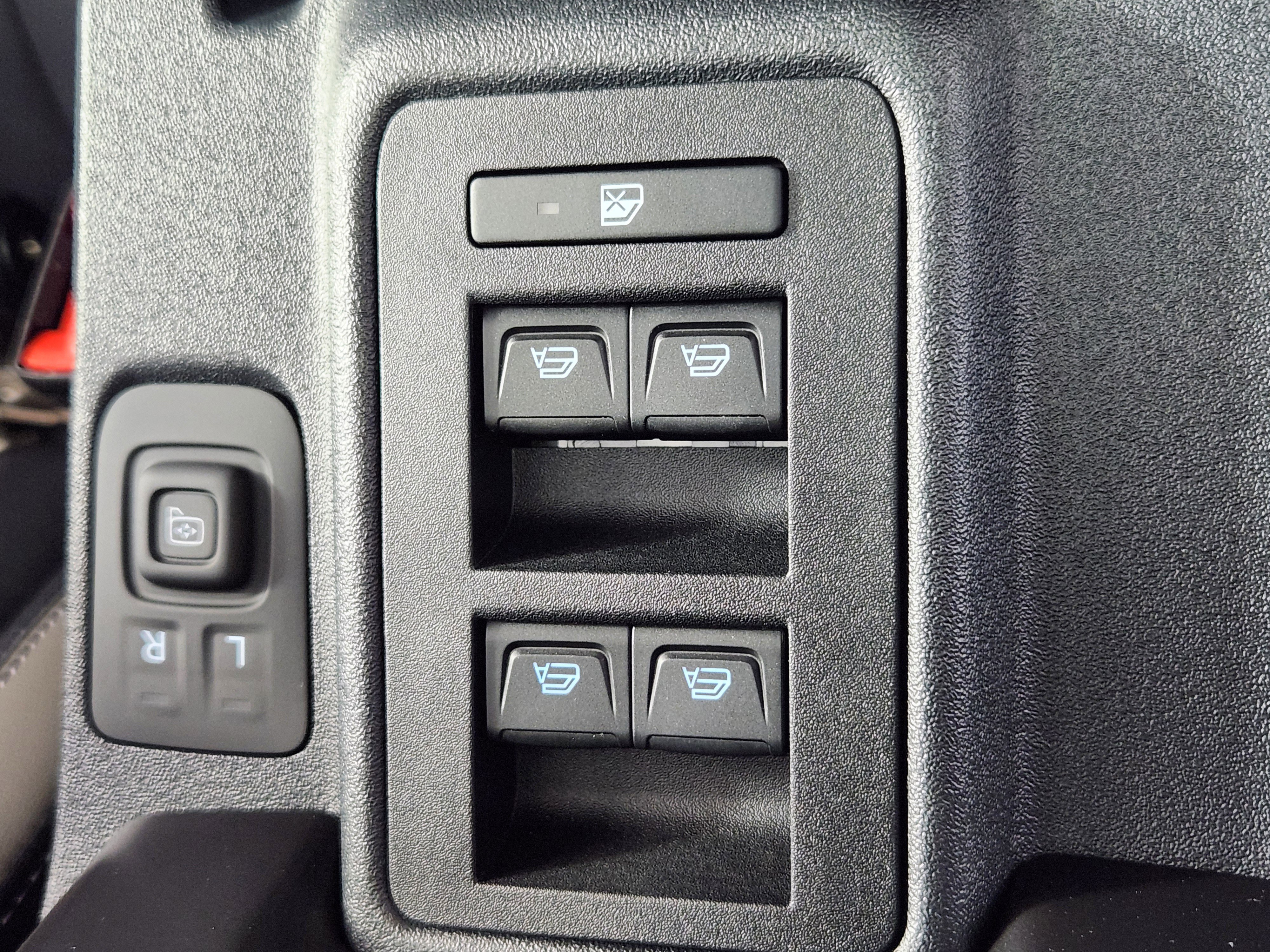 New 2026 Ford Bronco Outer Banks w/ Sasquatch Package AWD/4WD image 17