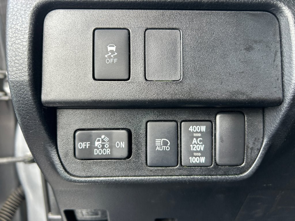Used 2021 Toyota Tacoma TRD Off-Road AWD/4WD image 19