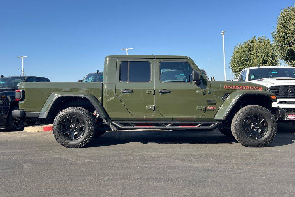 Used 2023 Jeep Gladiator Mojave w/ Cold Weather Group AWD/4WD image 3