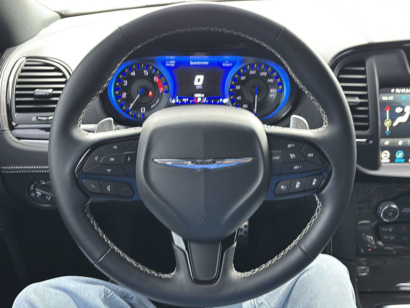 Used 2023 Chrysler 300 C RWD image 10