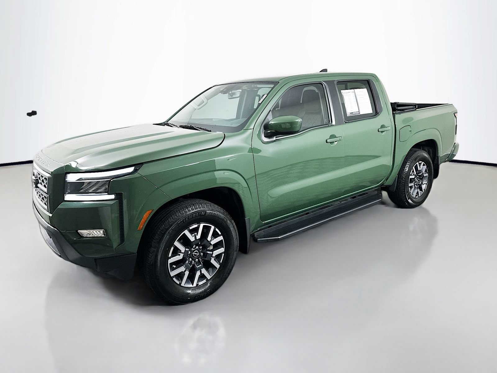 Certified 2024 Nissan Frontier SL w/ Technology Package RWD image 3