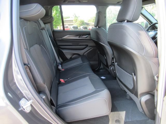 New 2026 Jeep Grand Cherokee Laredo X RWD image 31