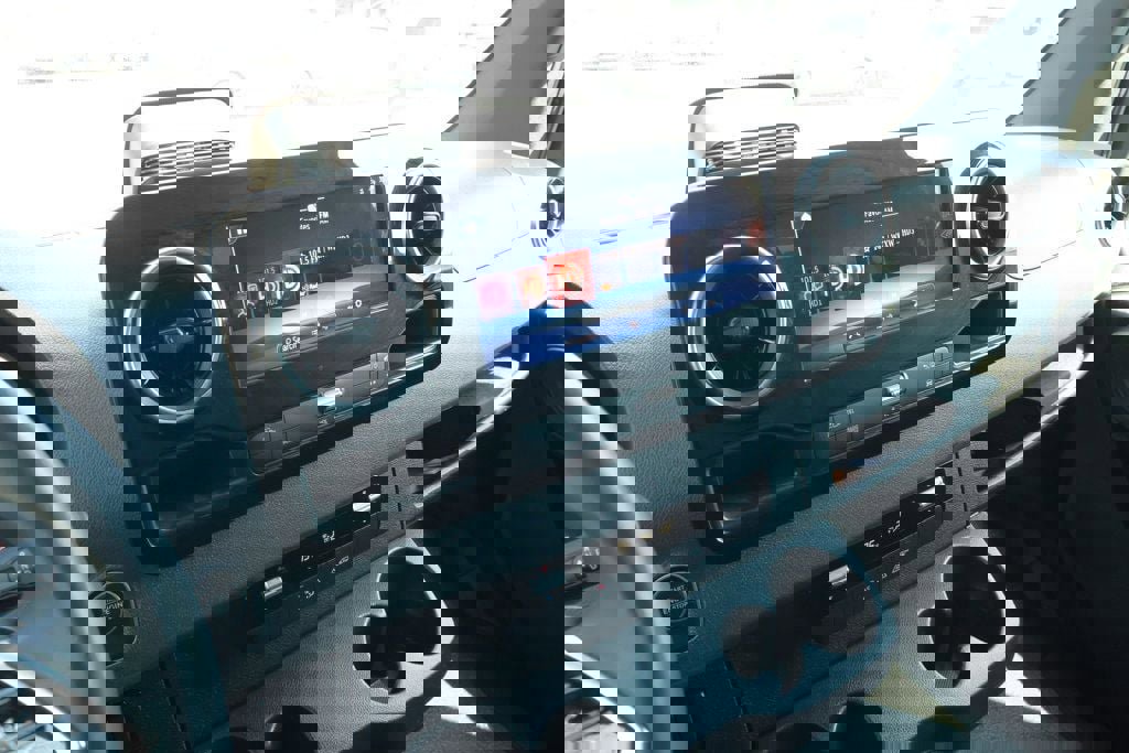 Used 2025 Mercedes-Benz Sprinter 2500 image 16