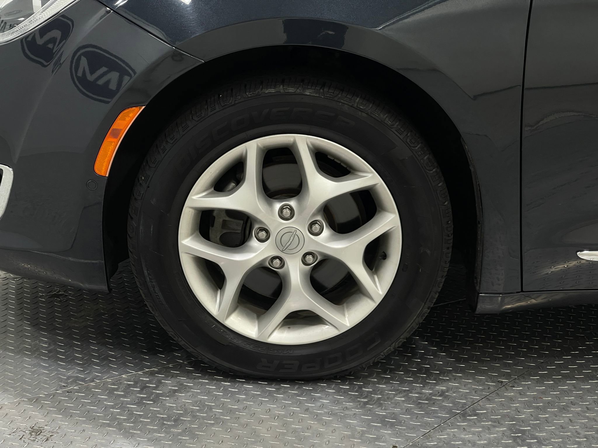 Used 2019 Chrysler Pacifica Touring-L Plus w/ Advanced Safetytec Group FWD image 37