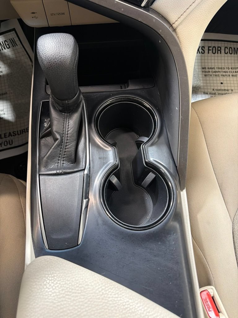 Used 2018 Toyota Camry LE w/ Convenience Package FWD image 31
