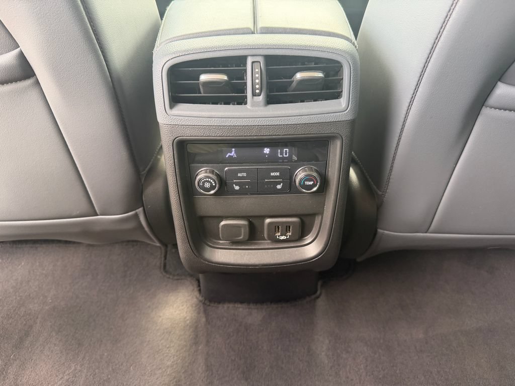 Used 2020 Buick Envision Essence AWD/4WD image 34