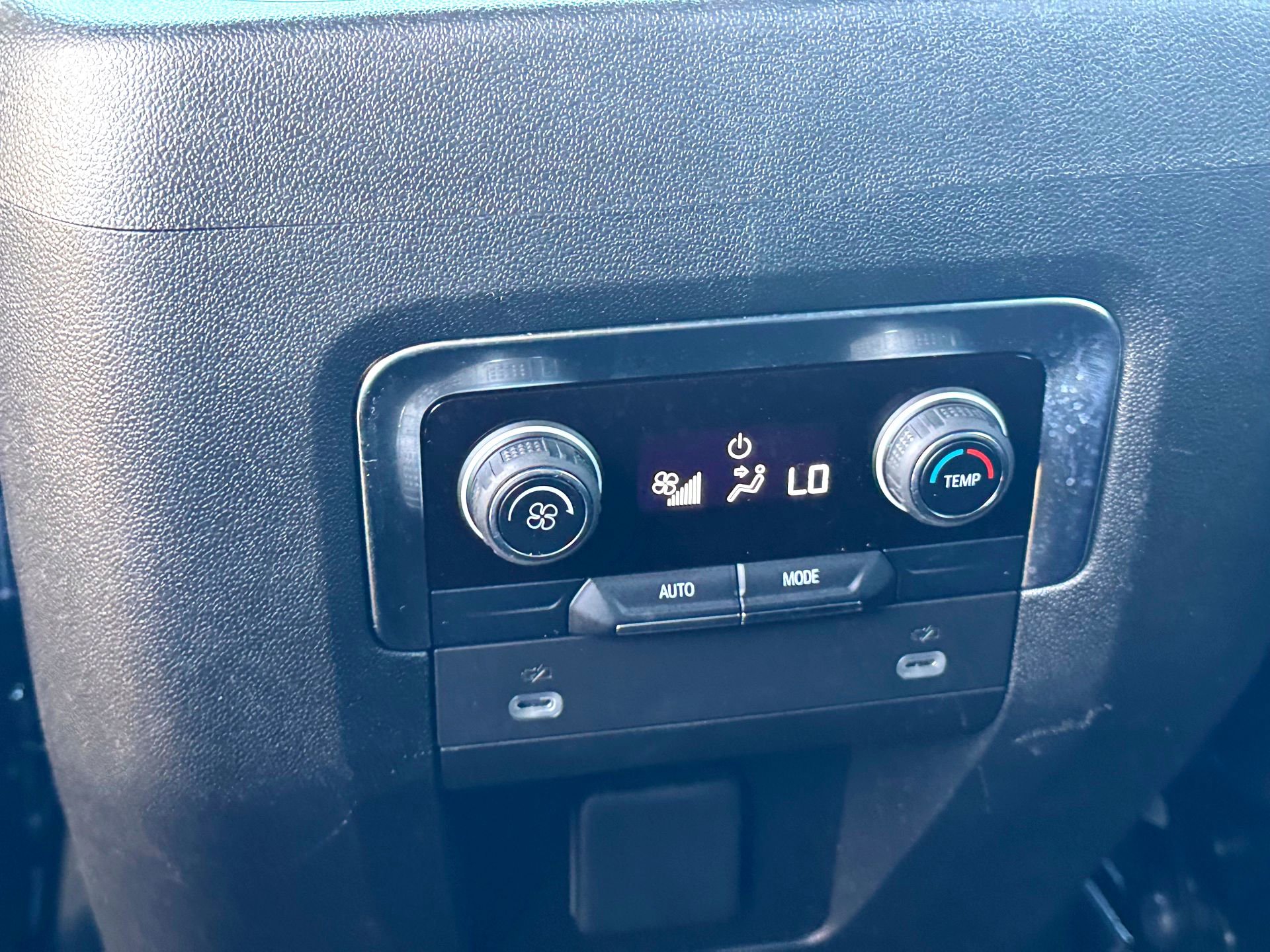 Used 2024 Chevrolet Suburban RST image 21