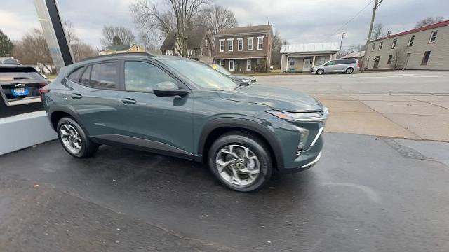 New 2026 Chevrolet Trax LT w/ Sunroof Package FWD image 6