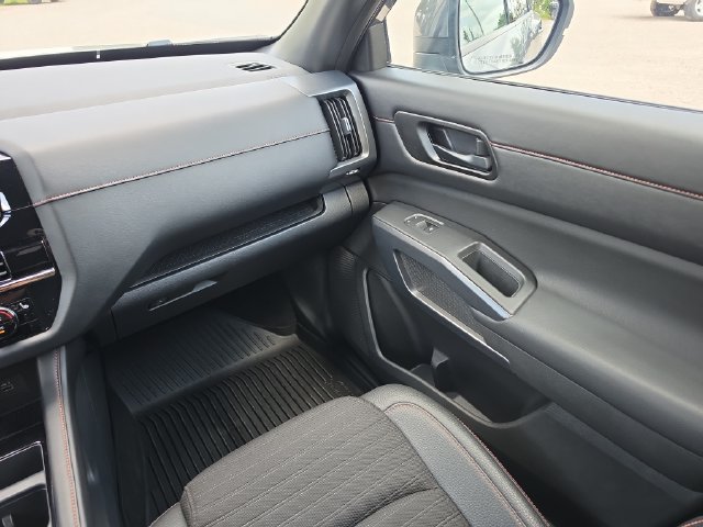 Used 2023 Nissan Pathfinder Rock Creek AWD/4WD image 12