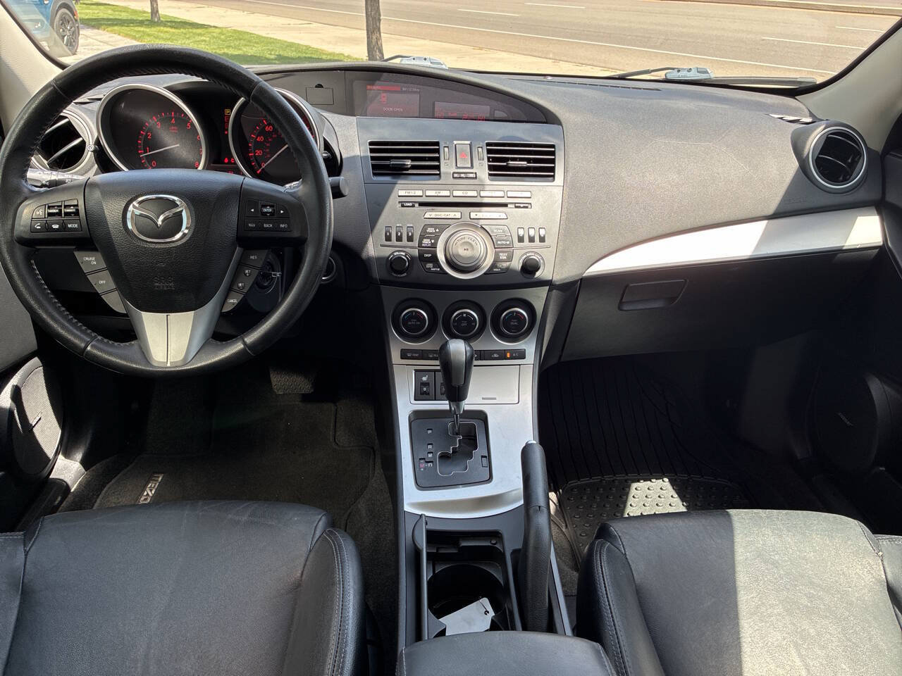 Used 2011 MAZDA MAZDA3 s Grand Touring w/ Tech Pkg FWD image 9