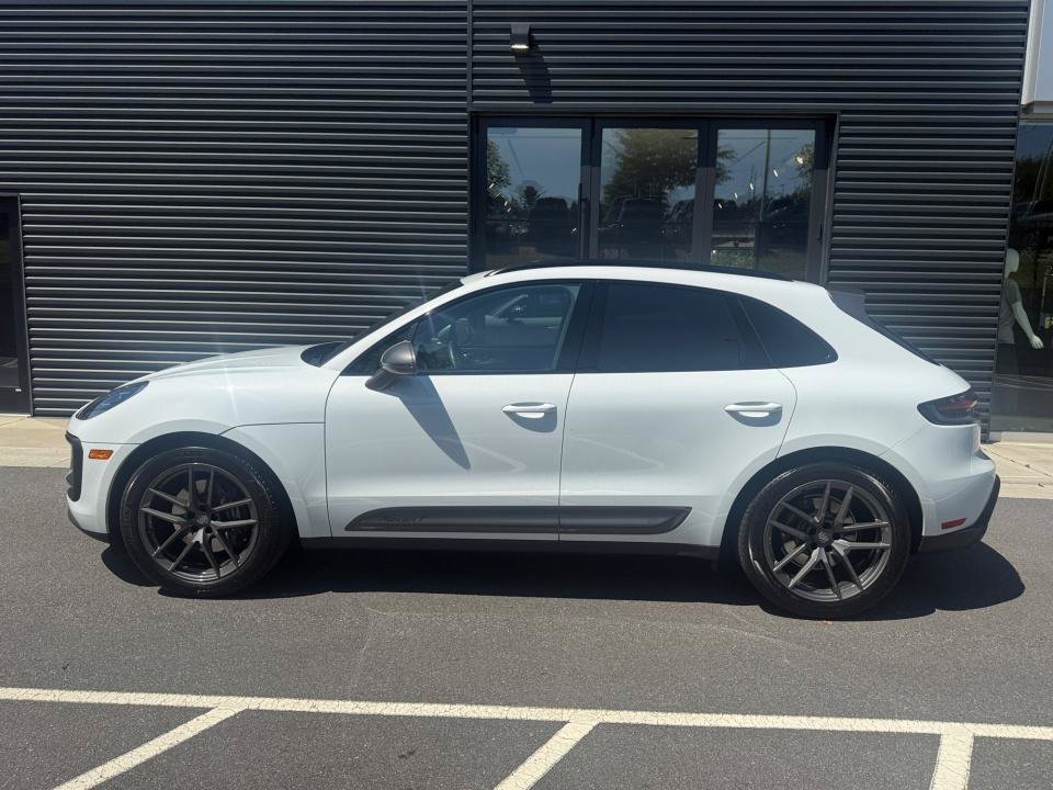 Certified 2026 Porsche Macan Turbo AWD/4WD image 2