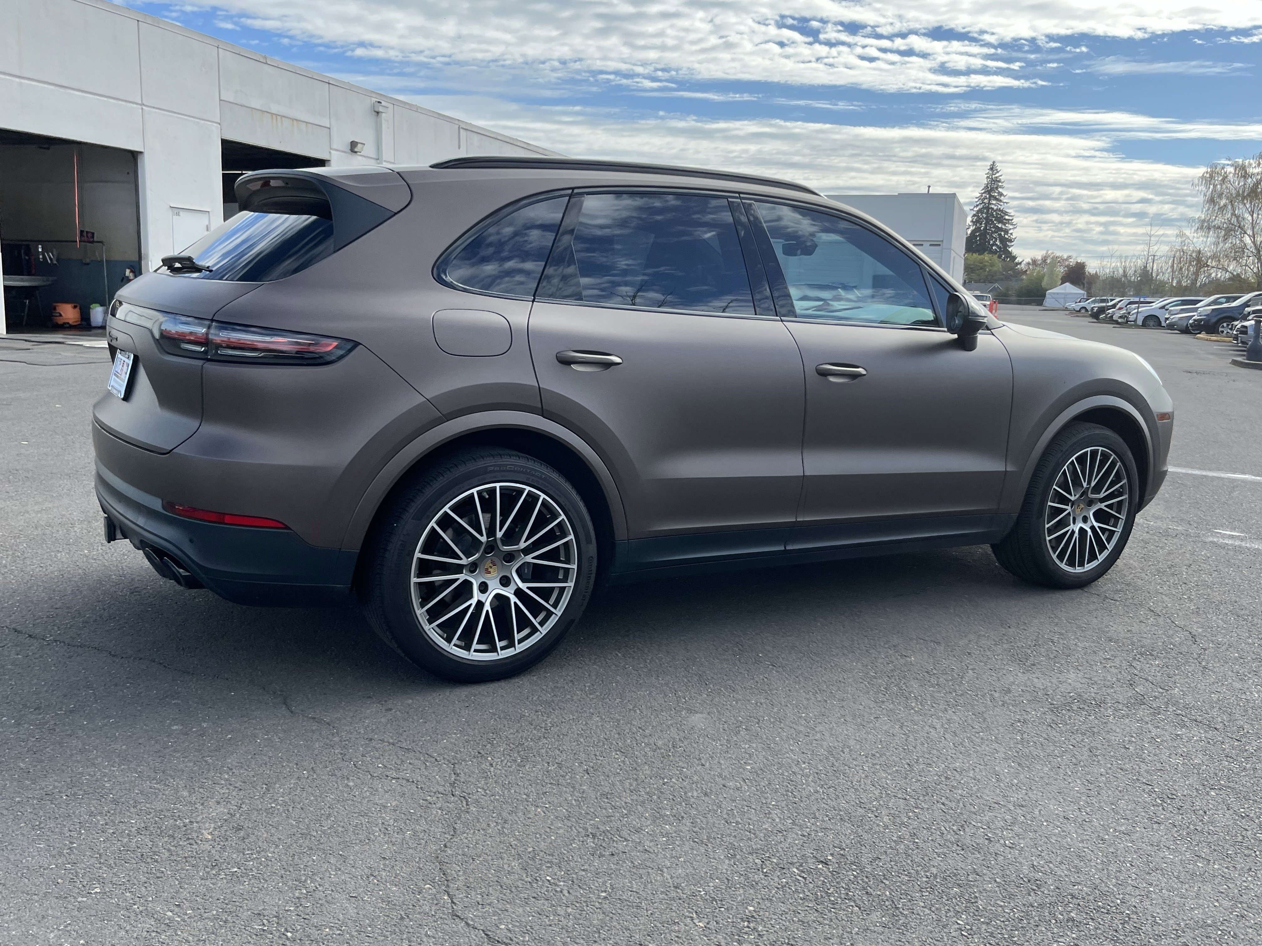 Used 2023 Porsche Cayenne Platinum Edition image 6