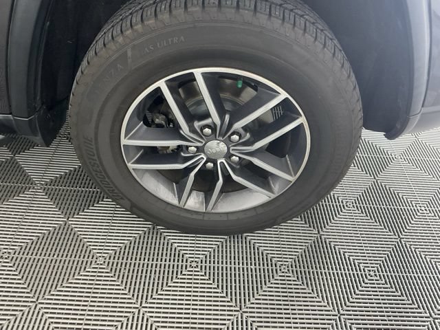 Used 2017 Jeep Grand Cherokee Limited AWD/4WD image 17