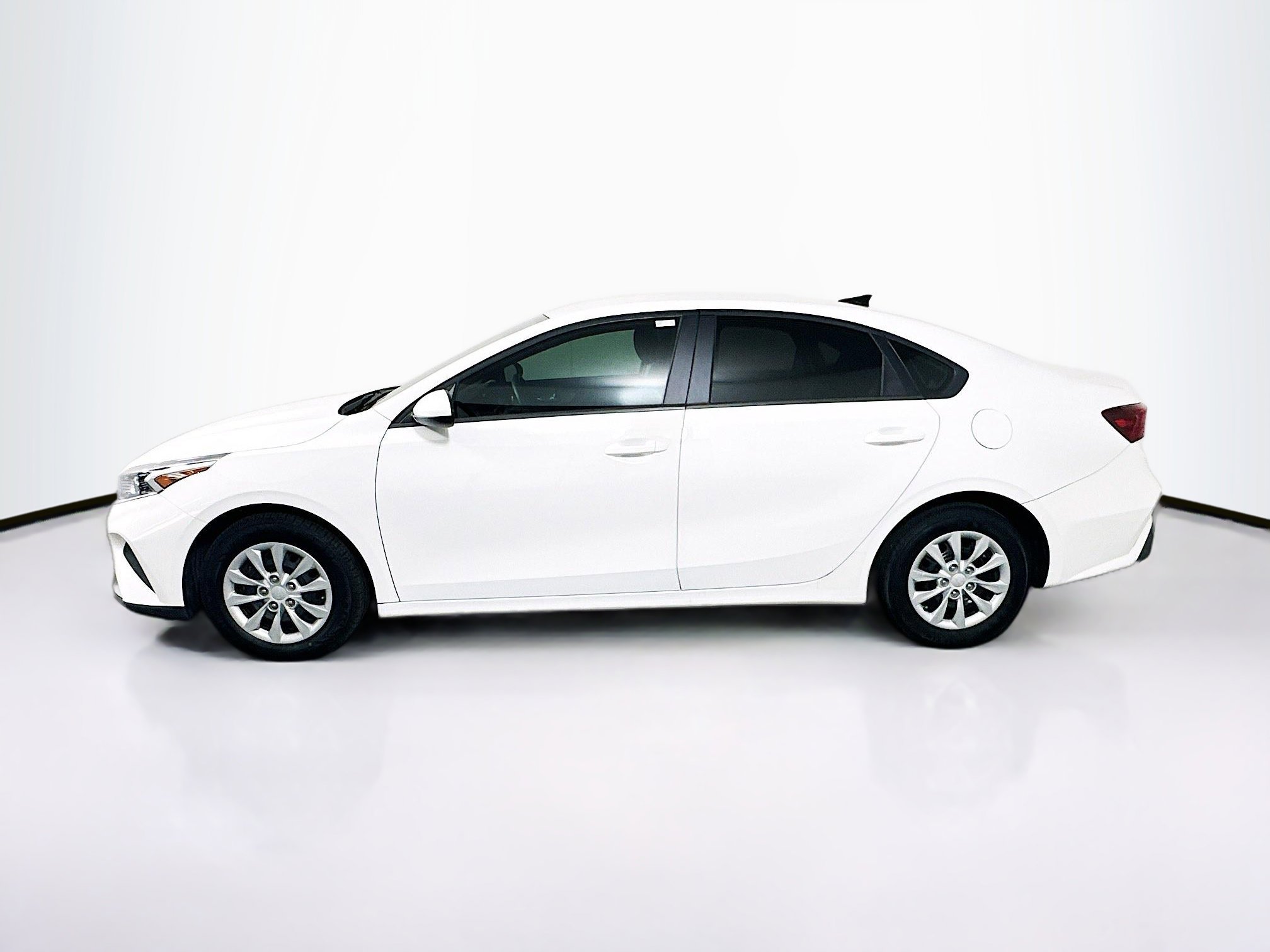 Used 2024 Kia Forte LX FWD image 4