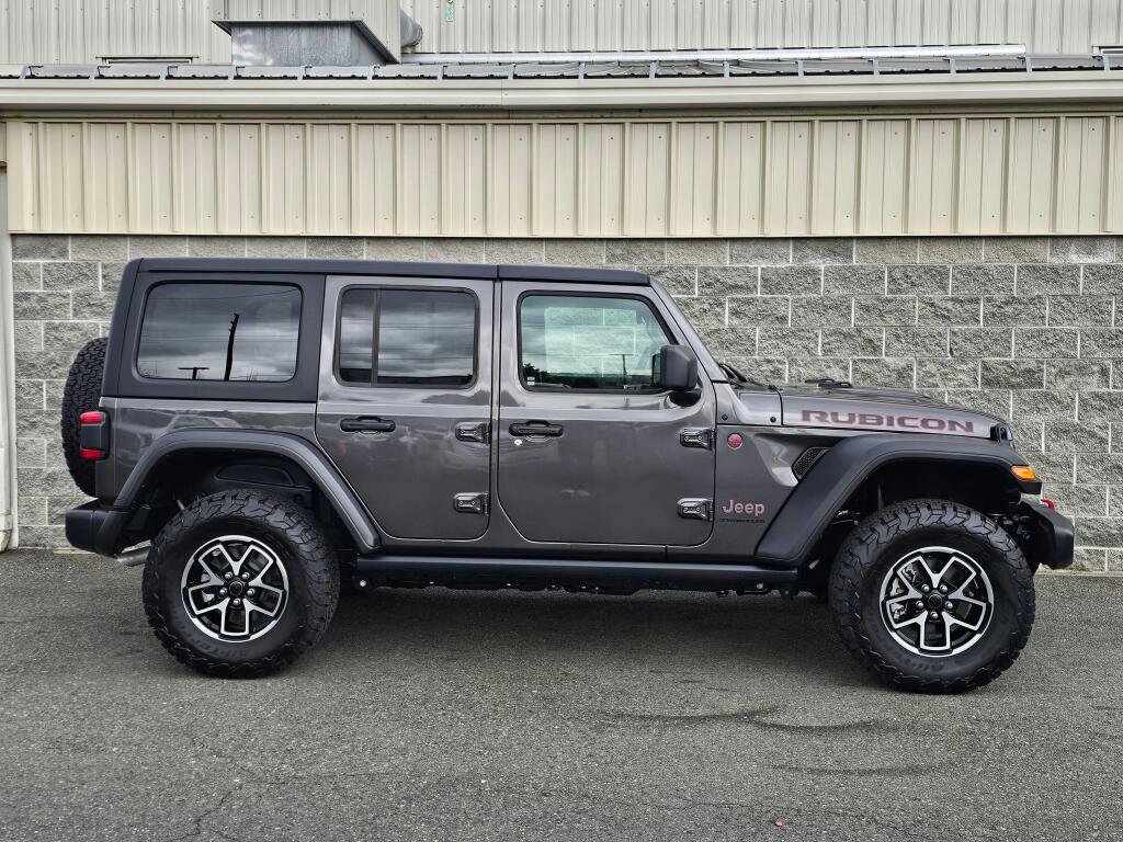 Used 2024 Jeep Wrangler Unlimited Rubicon w/ Safety Group AWD/4WD image 9