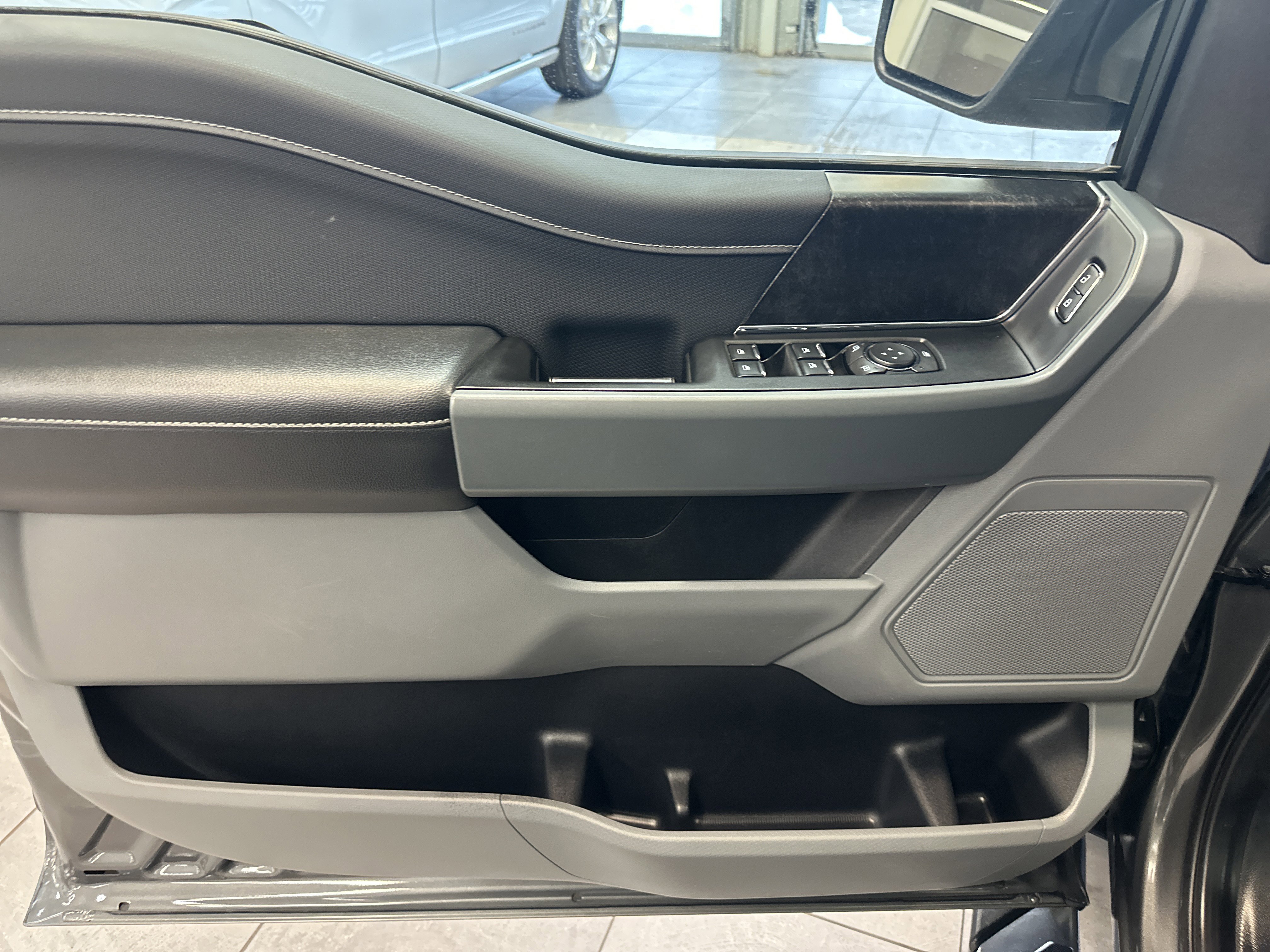 Used 2022 Ford F150 XLT w/ Equipment Group 302A High image 23