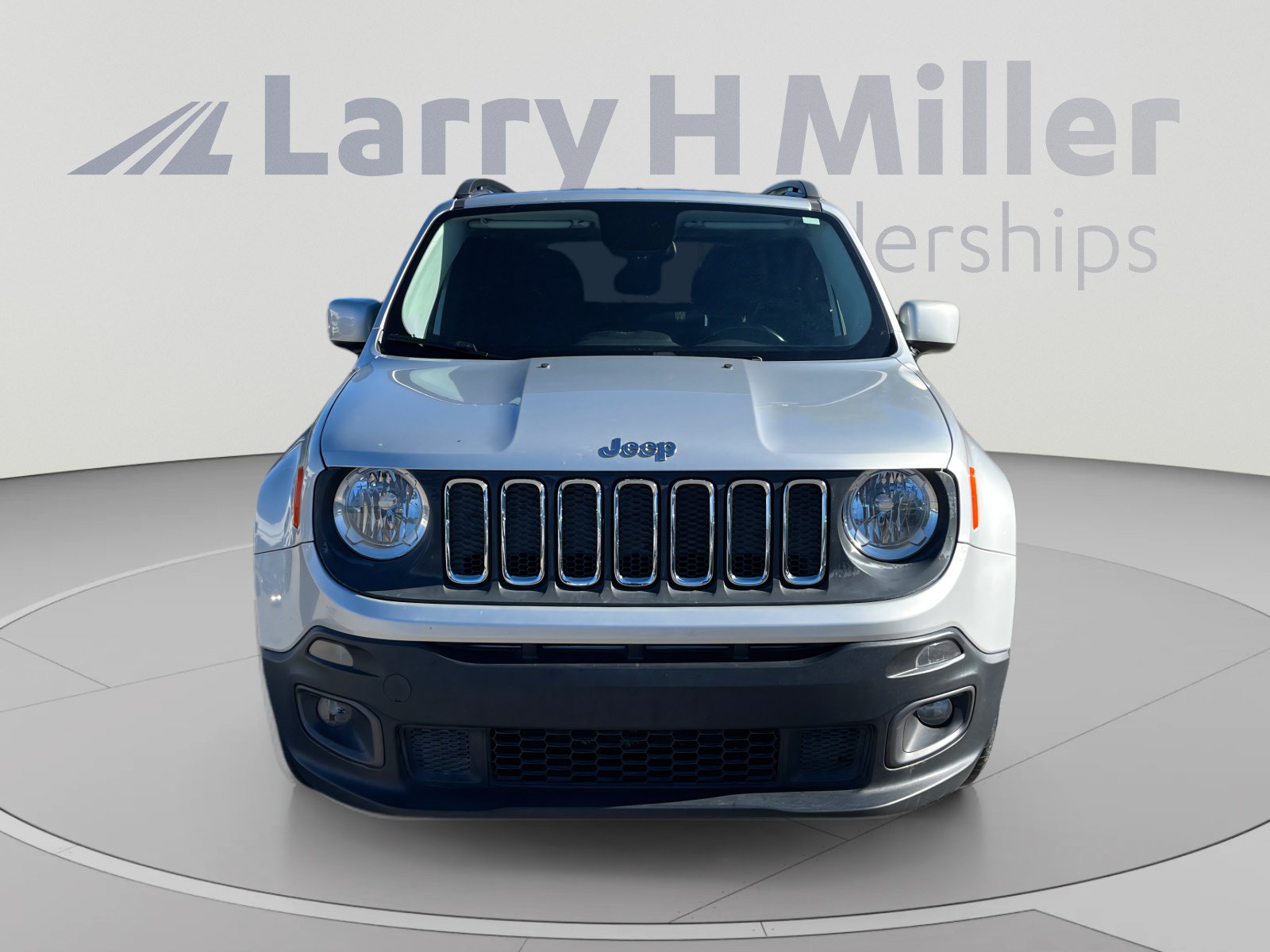 Used 2016 Jeep Renegade Latitude w/ Safety & Security Group FWD image 8