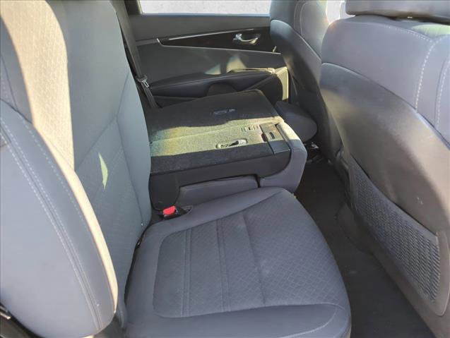 Used 2017 Kia Sorento LX w/ LX Convenience Package image 24