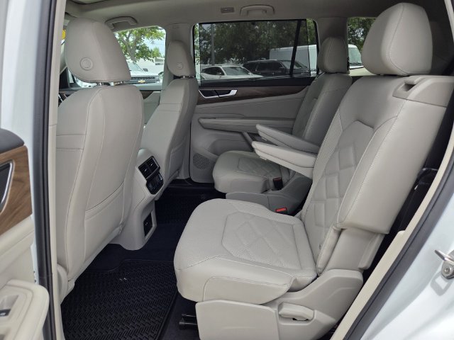 Used 2026 Volkswagen Atlas SE FWD image 15