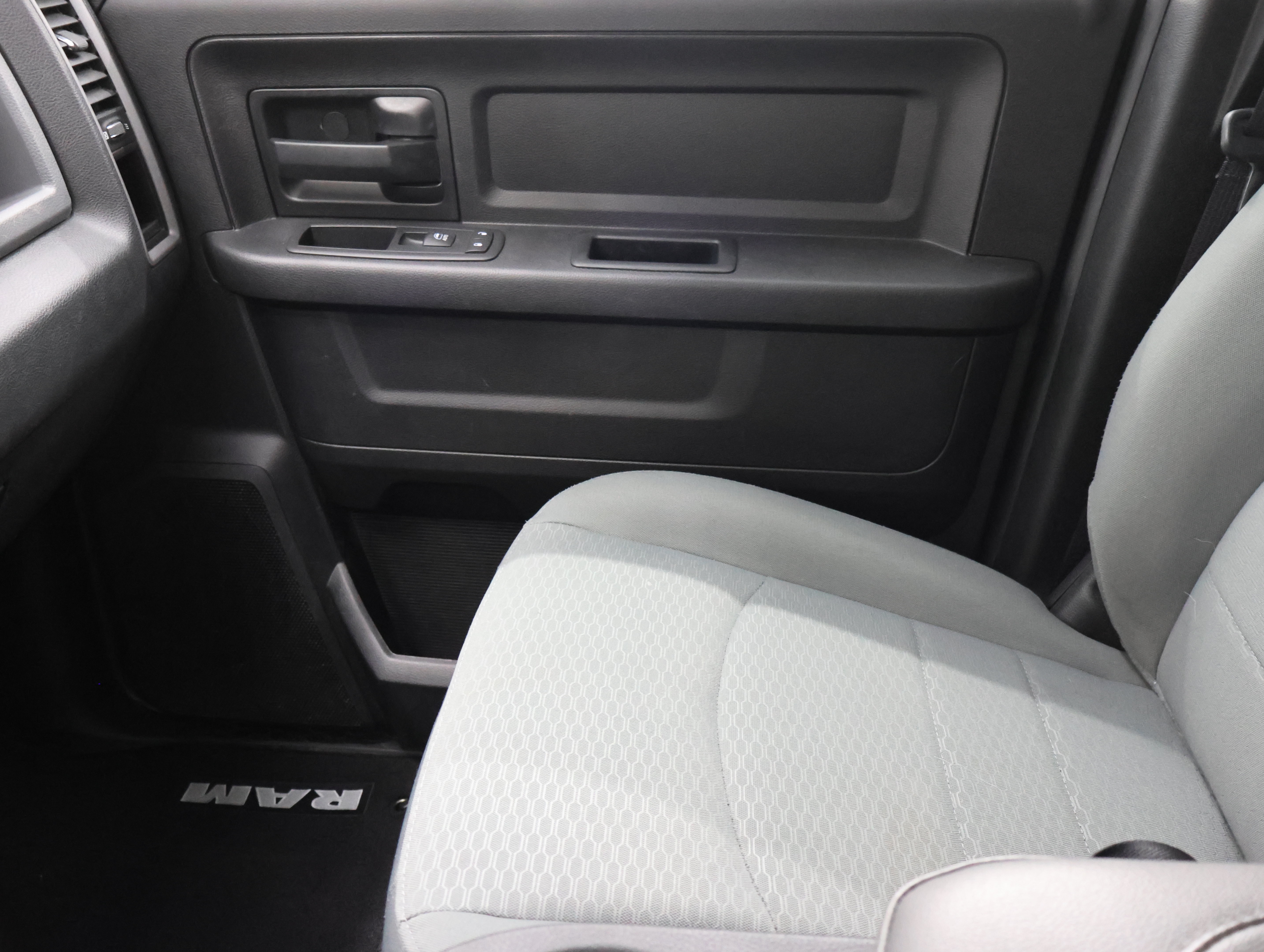 Used 2016 RAM 2500 Tradesman w/ Chrome Appearance Group AWD/4WD image 13