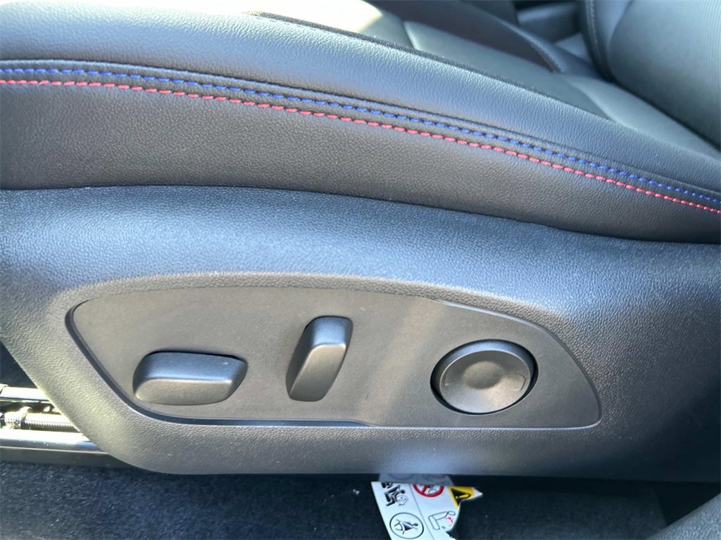 New 2025 Chevrolet Equinox EV RS image 8