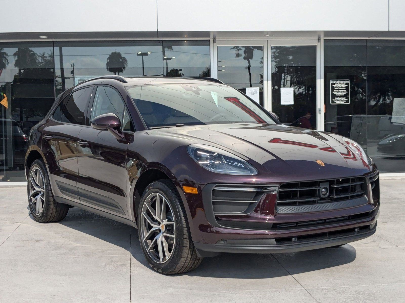 Certified 2025 Porsche Macan image 7