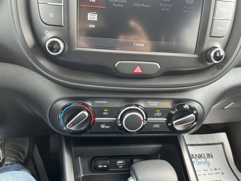 Certified 2025 Kia Soul LX w/ LX Technology Package FWD image 25
