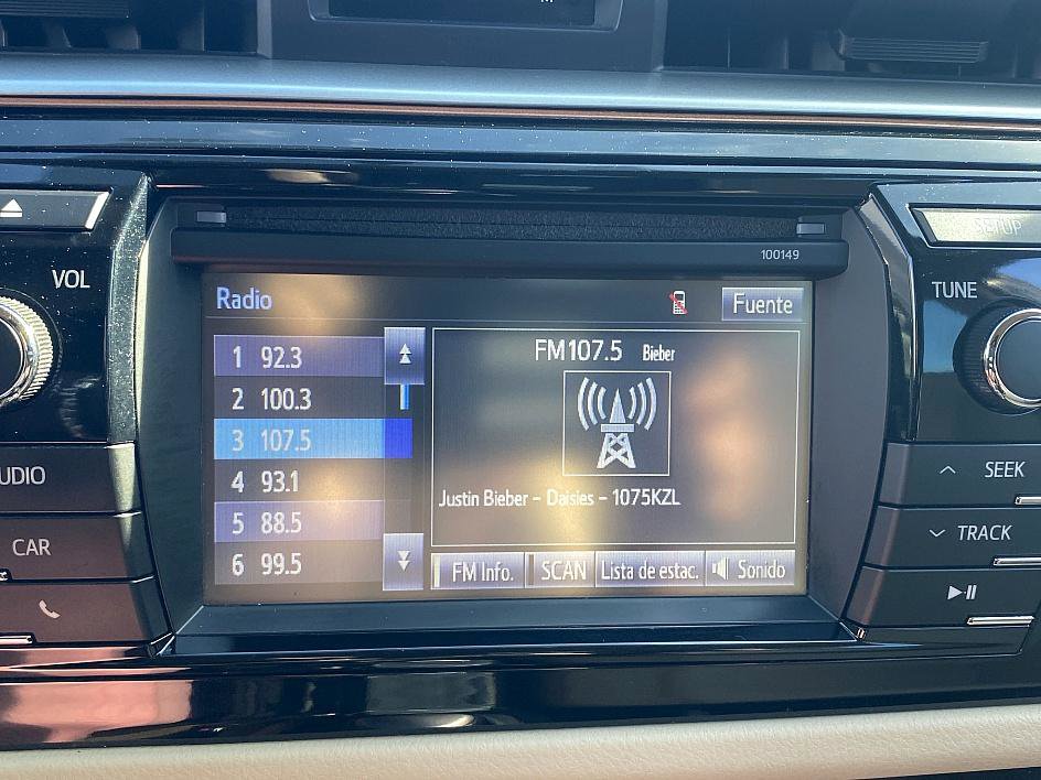 Used 2015 Toyota Corolla S image 17