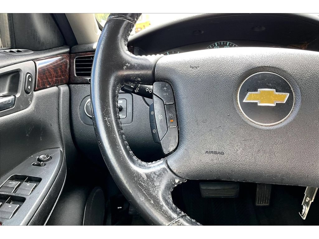 Used 2013 Chevrolet Impala LTZ FWD image 27