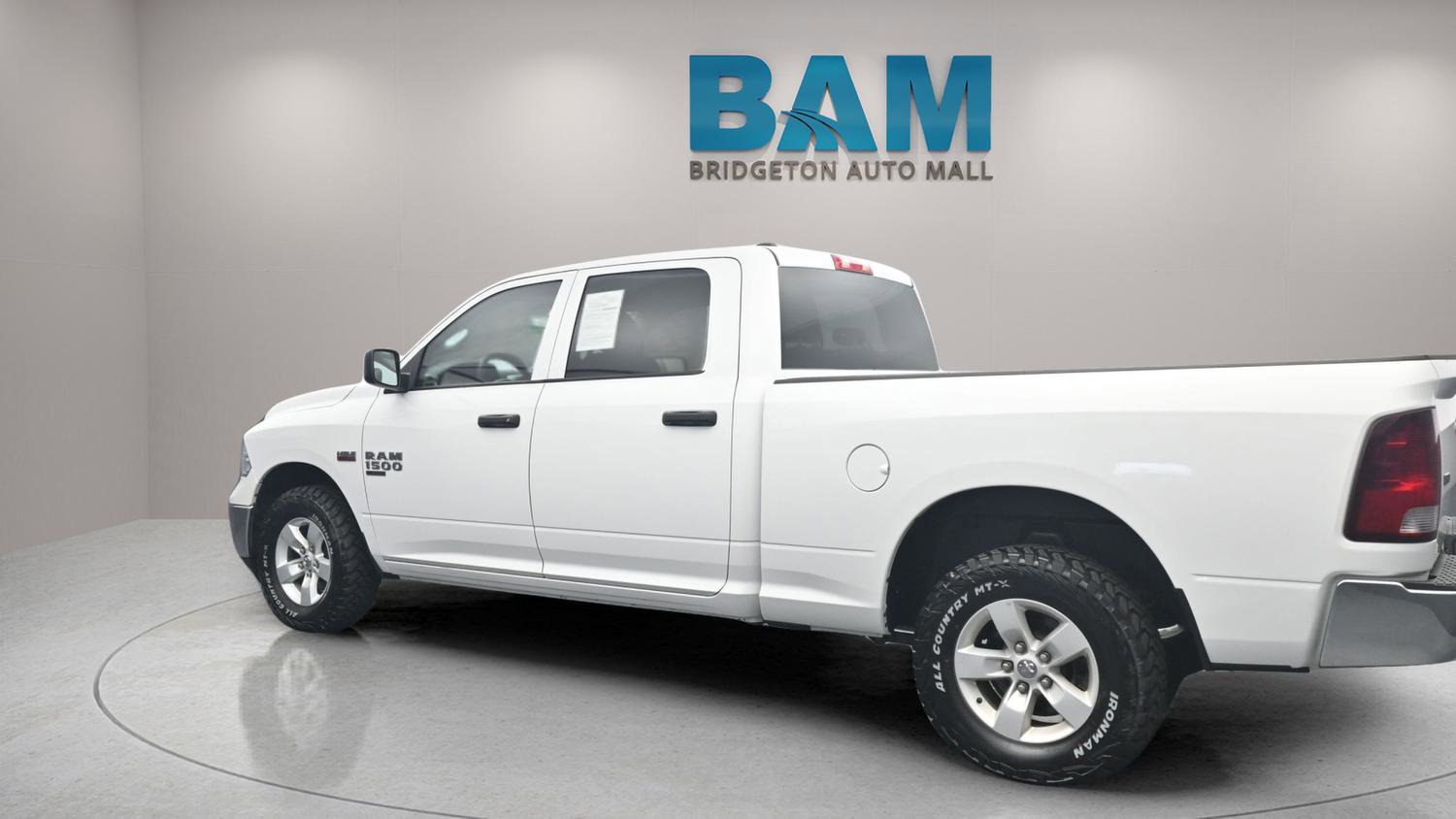 Used 2022 RAM 1500 Classic SLT w/ Protection Group AWD/4WD image 5