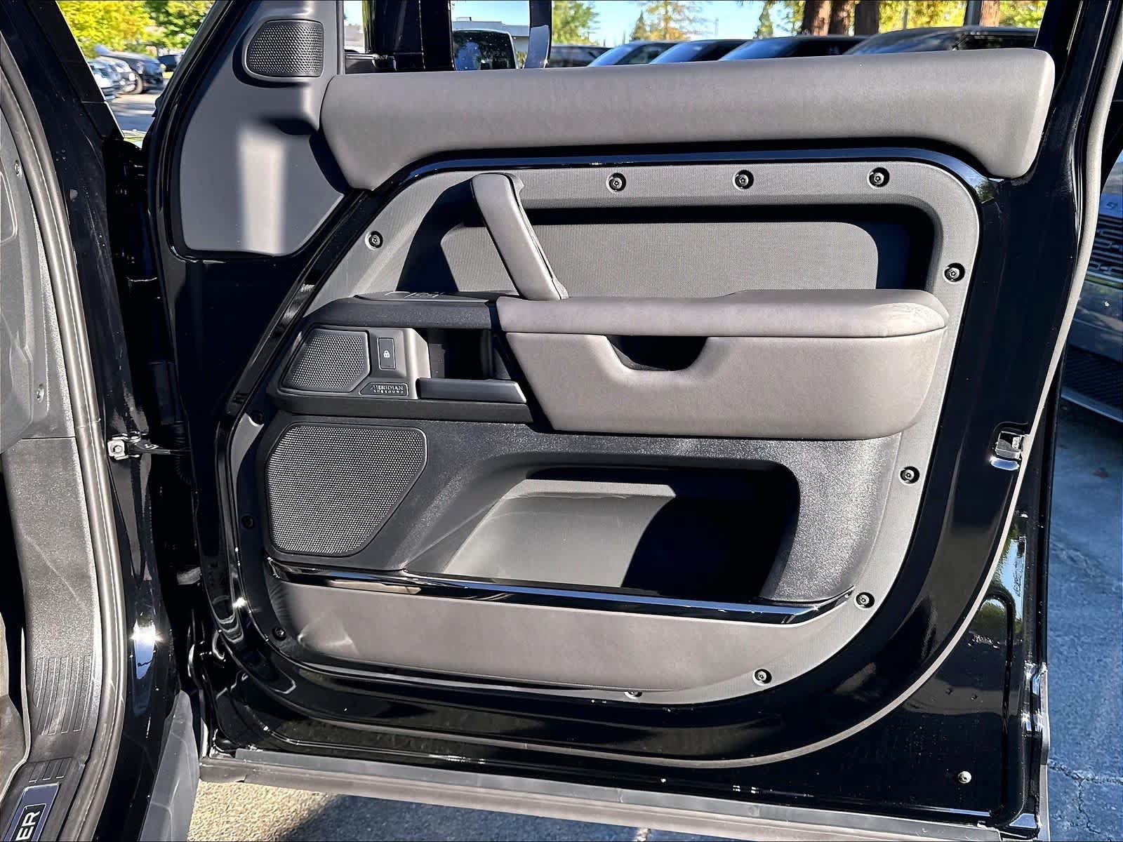 New 2026 Land Rover Defender 110 OCTA AWD/4WD image 30