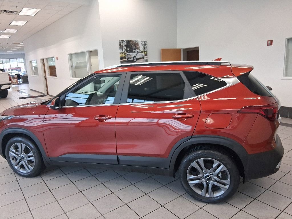Used 2023 Kia Seltos S w/ Navigation Package FWD image 7