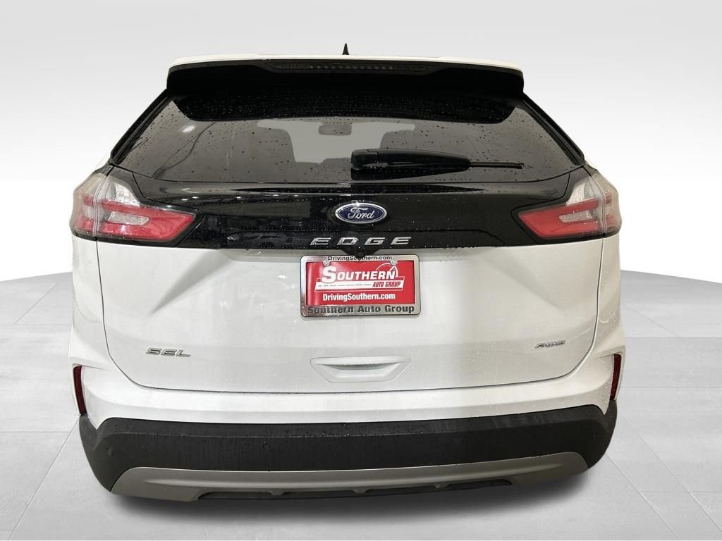 Used 2024 Ford Edge SEL image 4