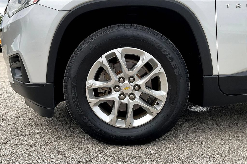 Used 2020 Chevrolet Traverse LS FWD image 31