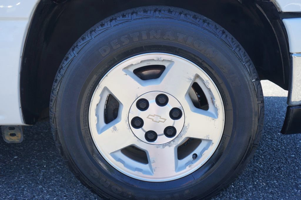 Used 2006 Chevrolet Silverado 1500 LT w/ Light Duty Power Package image 10